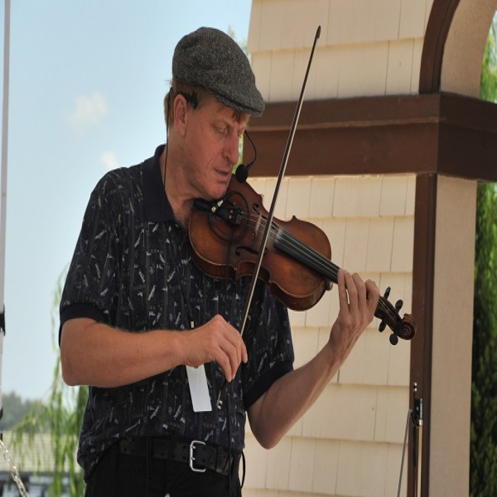Fiddler at the Ormond Beach Celtic Festival